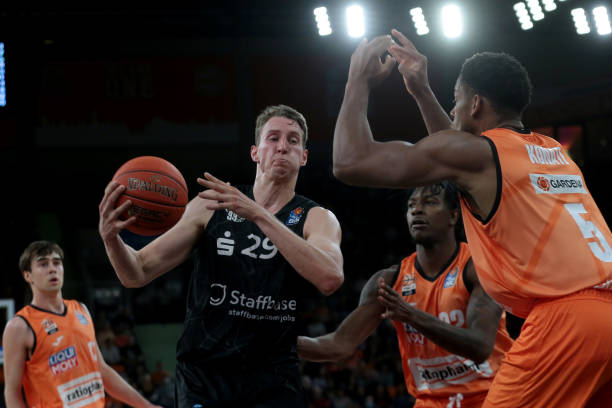 防线漏洞百 防线漏洞百